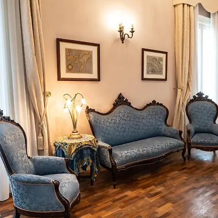 Alojamento de Acomodação e Pequeno-almoço Persone Palace - By Symphonya Luxury